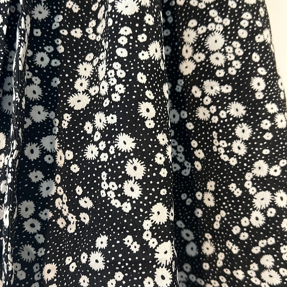 Floral skirt with a wrap around bow - Picture 3 of 5